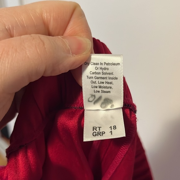 St John Satiny Pants - Burgundy / Wine Coloured - Picture 8 of 8